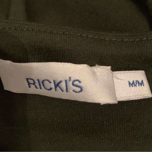 Ricki’s size M, dark green, with rushing in the front - Picture 6 of 11